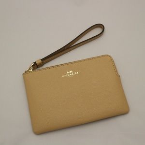 Coach Corner Zip Wristlet, Beechwood